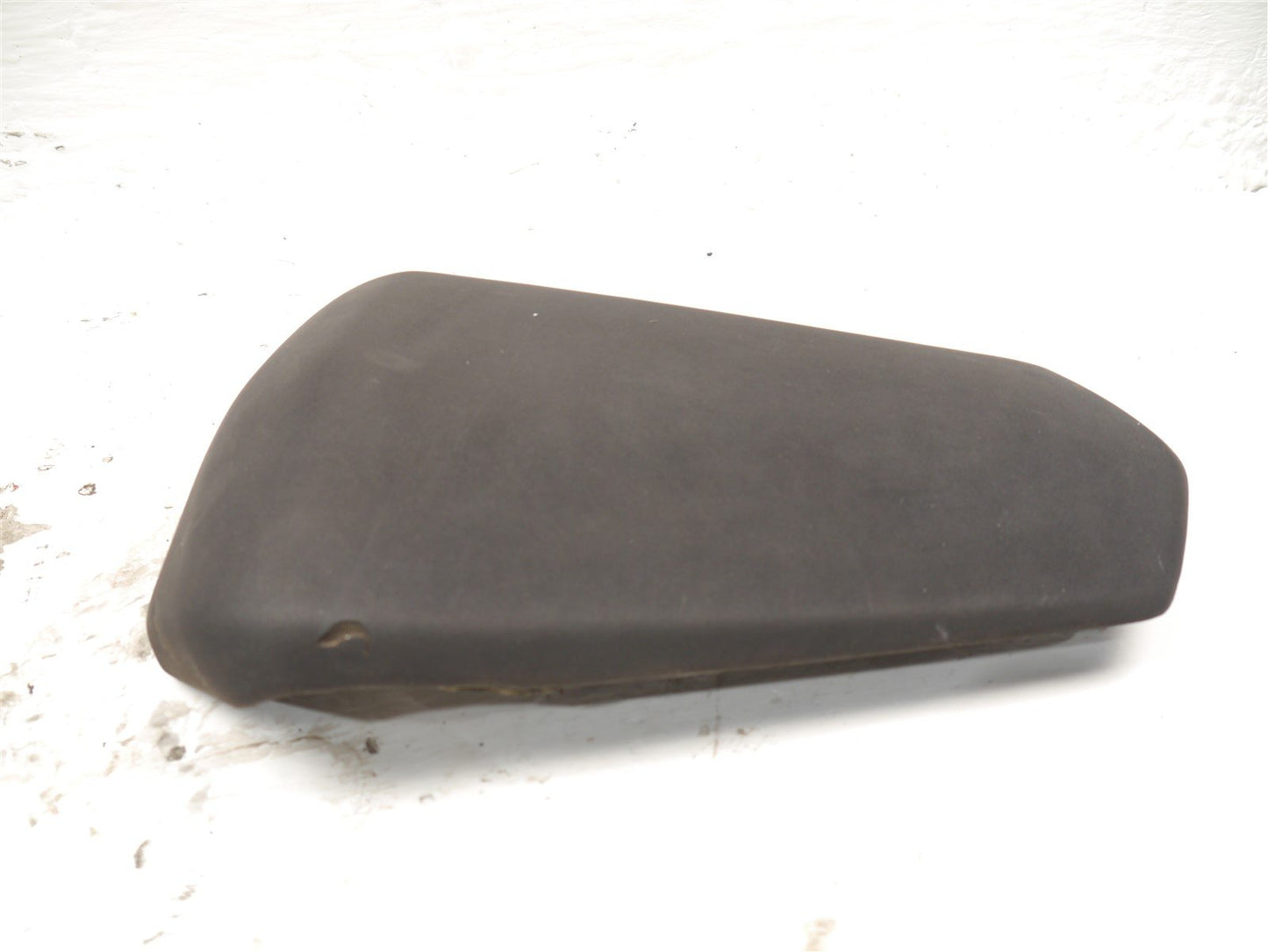 YAMAHA MT125 2014-2018 FRONT & REAR SEATS (TORN)