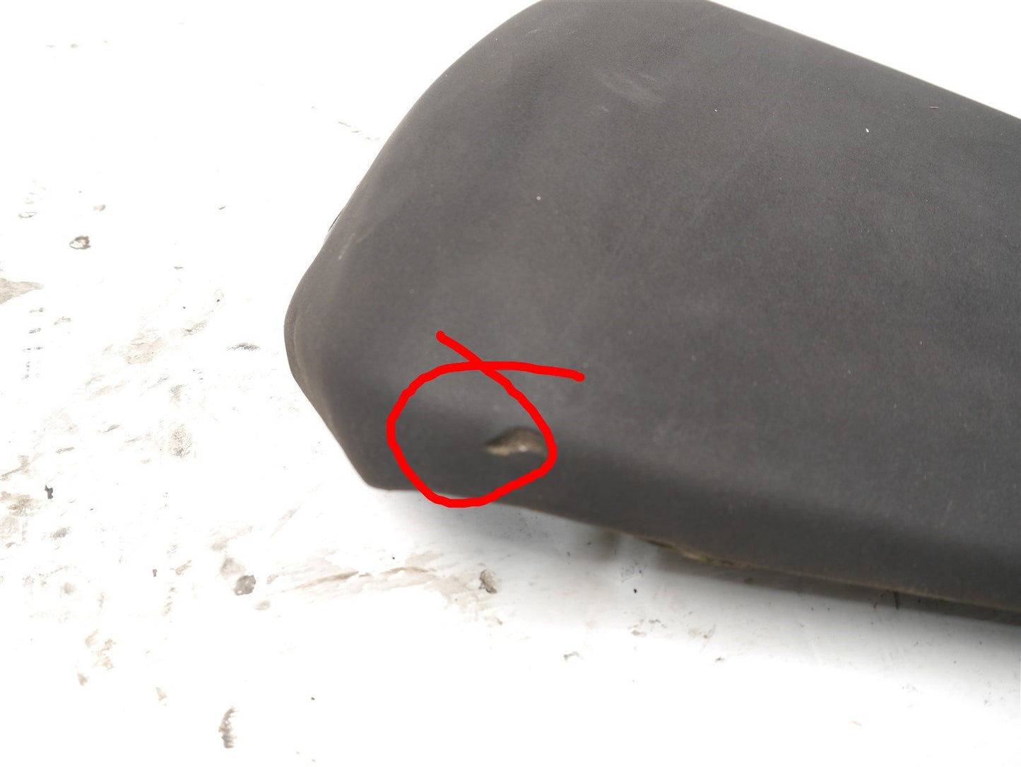 YAMAHA MT125 2014-2018 FRONT & REAR SEATS (TORN)