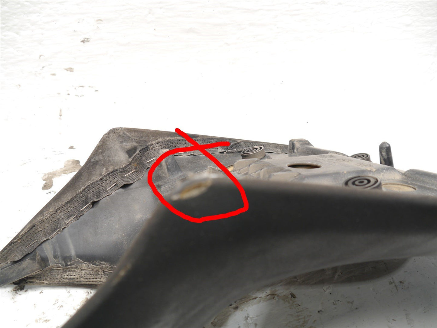 YAMAHA MT125 2014-2018 FRONT & REAR SEATS (TORN)