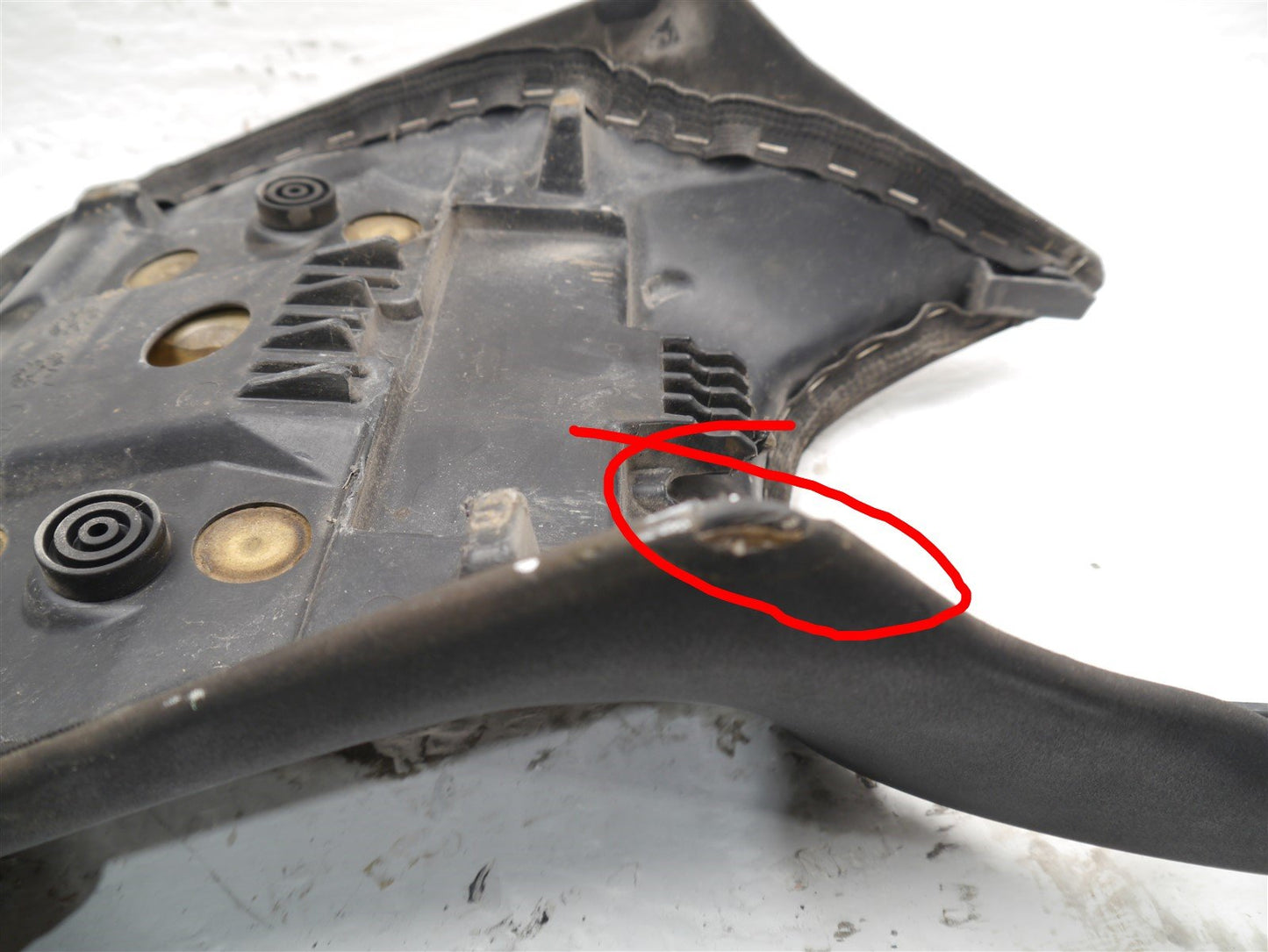 YAMAHA MT125 2014-2018 FRONT & REAR SEATS (TORN)