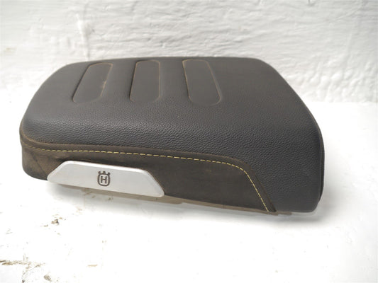 HUSQVARNA SVARTPILEN 125 2021-2024 REAR SEAT