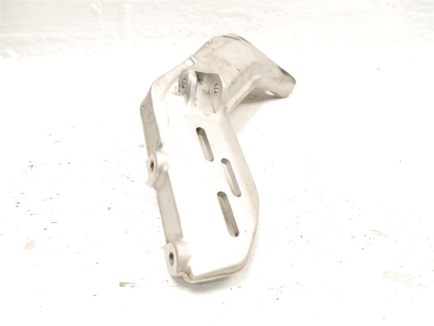 HUSQVARNA SVARTPILEN 125 2021-2024 FRONT LEFT FOOTREST HANGER