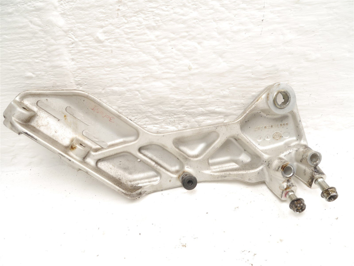 HUSQVARNA SVARTPILEN 125 2021-2024 FRONT LEFT FOOTREST HANGER