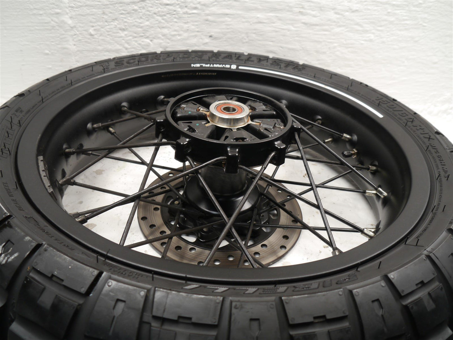 HUSQVARNA SVARTPILEN 125 2021-2024 REAR WHEEL & TIRE