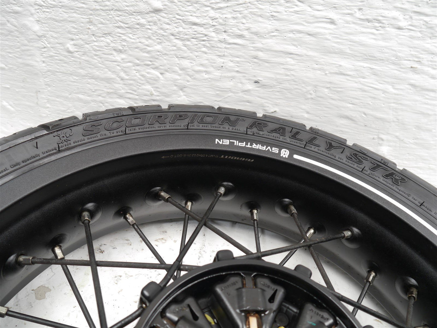 HUSQVARNA SVARTPILEN 125 2021-2024 REAR WHEEL & TIRE