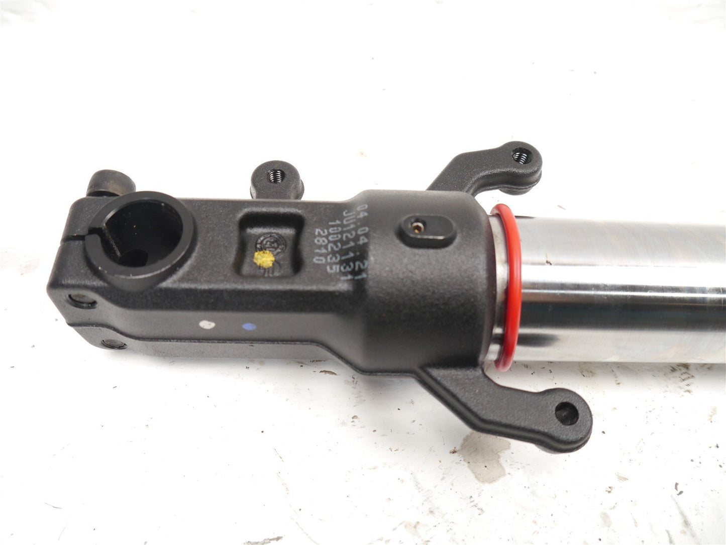HUSQVARNA SVARTPILEN 125 2021-2024 RIGHT SUSPENSION FORK