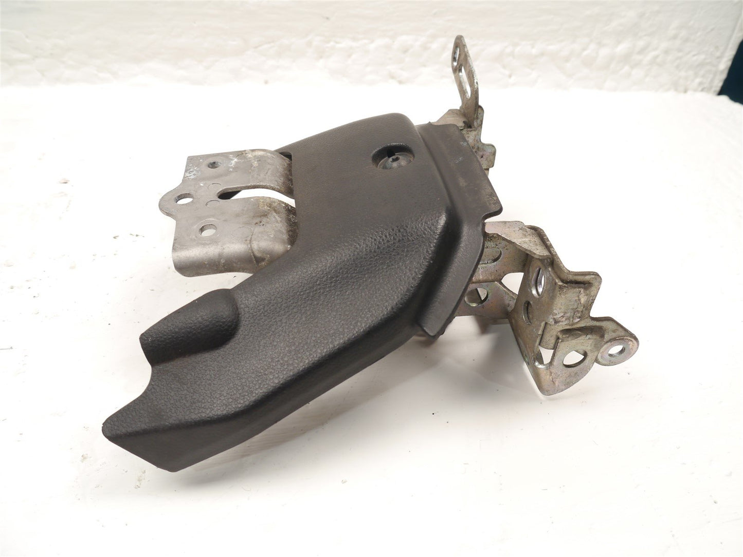YAMAHA GPD125 NMAX 2021-2023 SEAT HINGE