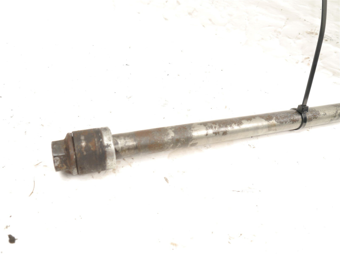 YAMAHA XVS 650 DRAGSTAR 1996-2007 FRONT WHEEL SPINDLE