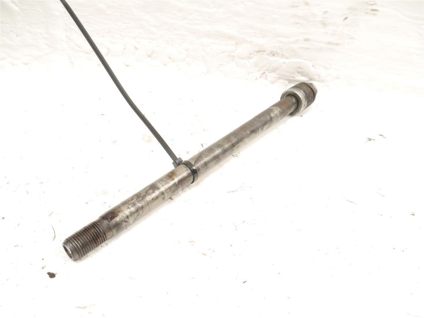 YAMAHA XVS 650 DRAGSTAR 1996-2007 FRONT WHEEL SPINDLE