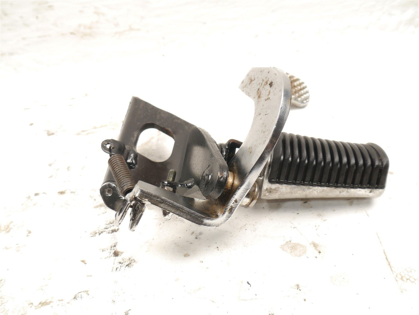 YAMAHA XVS 650 DRAGSTAR 1996-2007 FRONT RIGHT PEG REAR BRAKE LEVER & HANGER