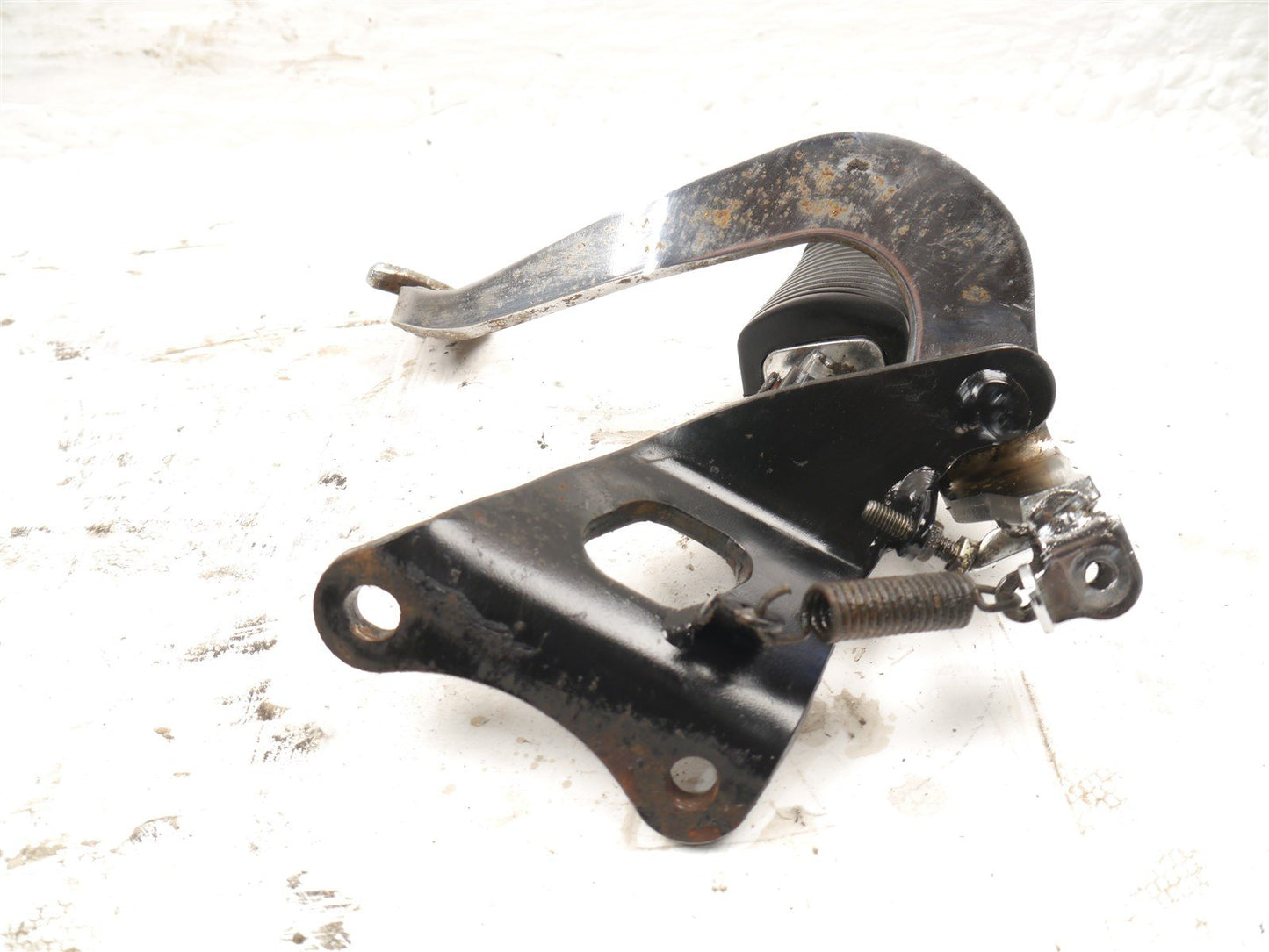 YAMAHA XVS 650 DRAGSTAR 1996-2007 FRONT RIGHT PEG REAR BRAKE LEVER & HANGER