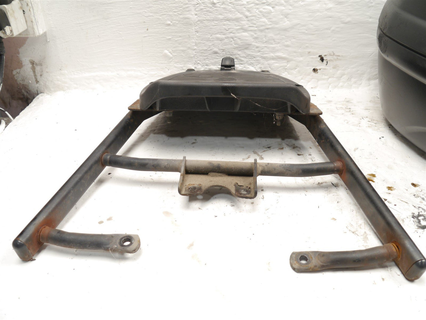 HONDA CBF 250 2004-2008 LUGGAGE RACK & KAPPA TOP BOX (FOR REPAIR)