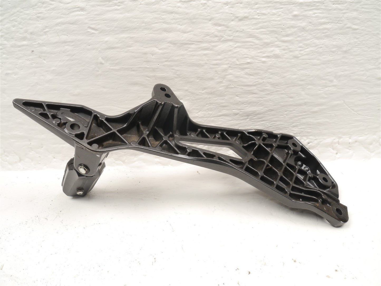 ZONTES ZT125 G1 2021-2025 LEFT FOOTREST HANGER