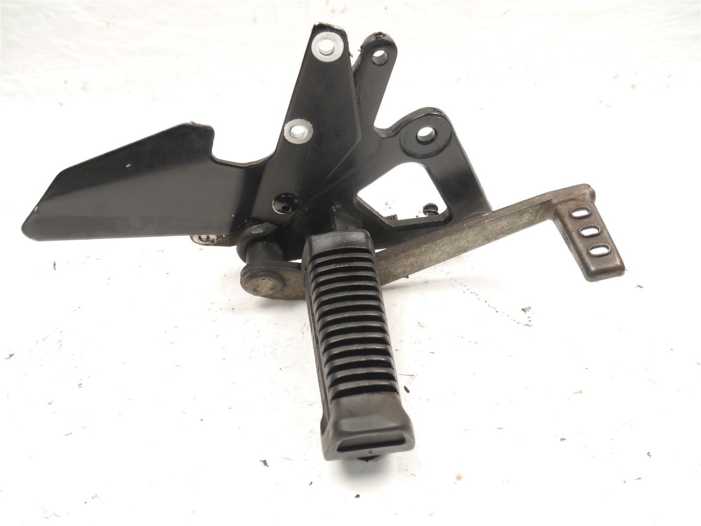 SUZUKI GS500 2002-2008 FRONT FOOTREST HANGERS & PEGS