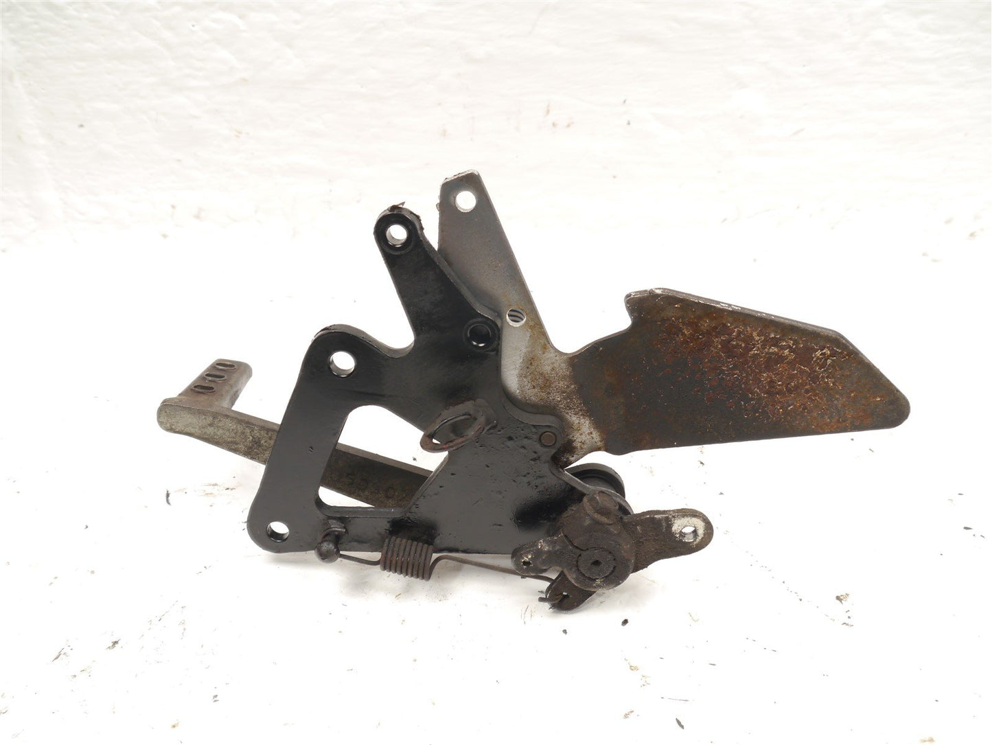 SUZUKI GS500 2002-2008 FRONT FOOTREST HANGERS & PEGS