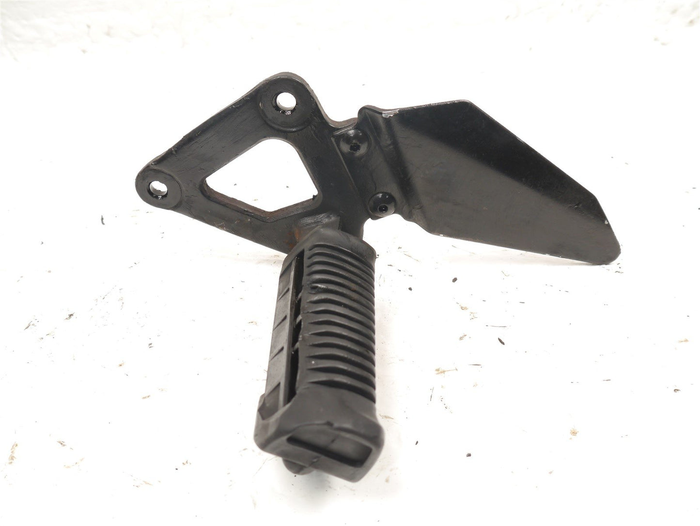 SUZUKI GS500 2002-2008 FRONT FOOTREST HANGERS & PEGS