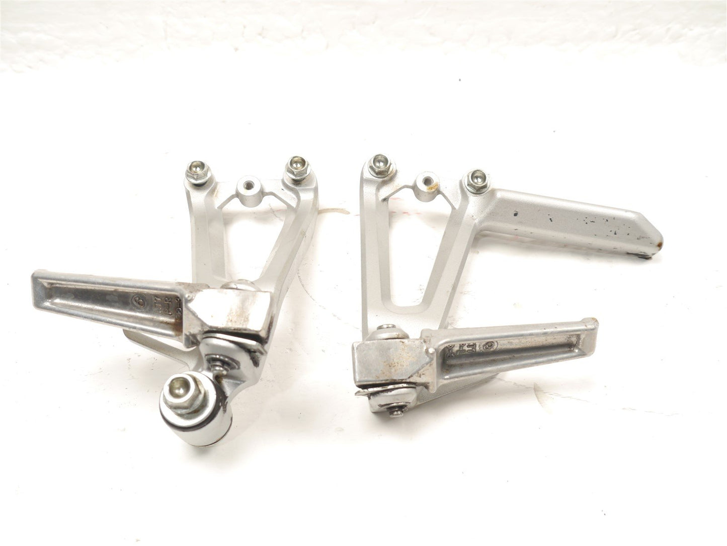 HONDA CBR600 F4 1999-2000 REAR PEGS & HANGERS