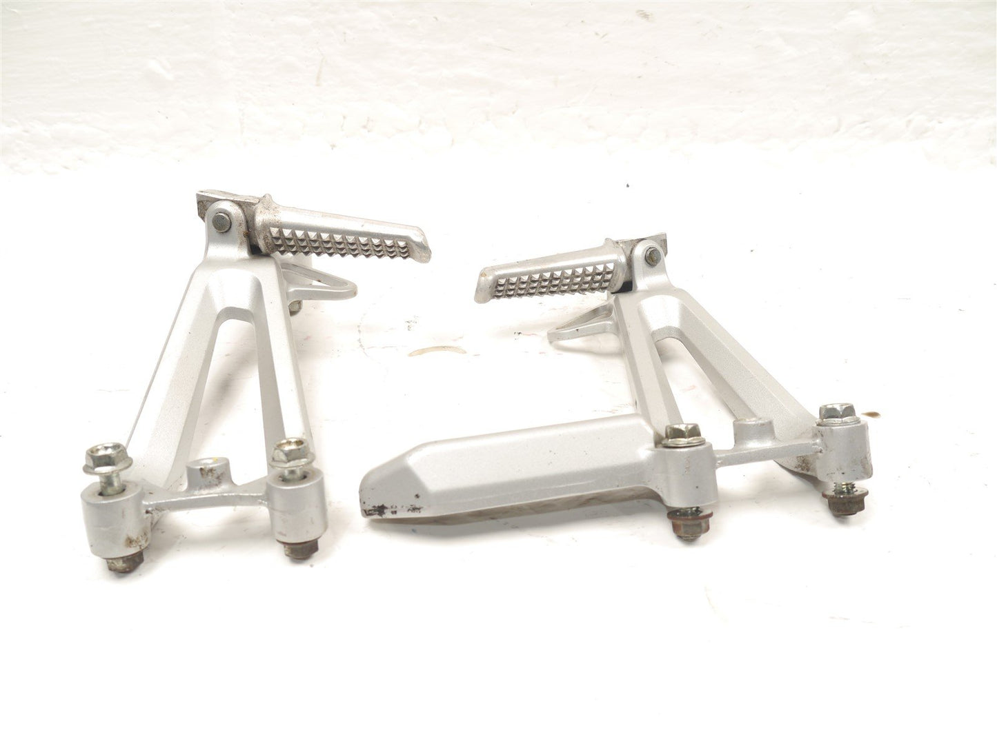 HONDA CBR600 F4 1999-2000 REAR PEGS & HANGERS