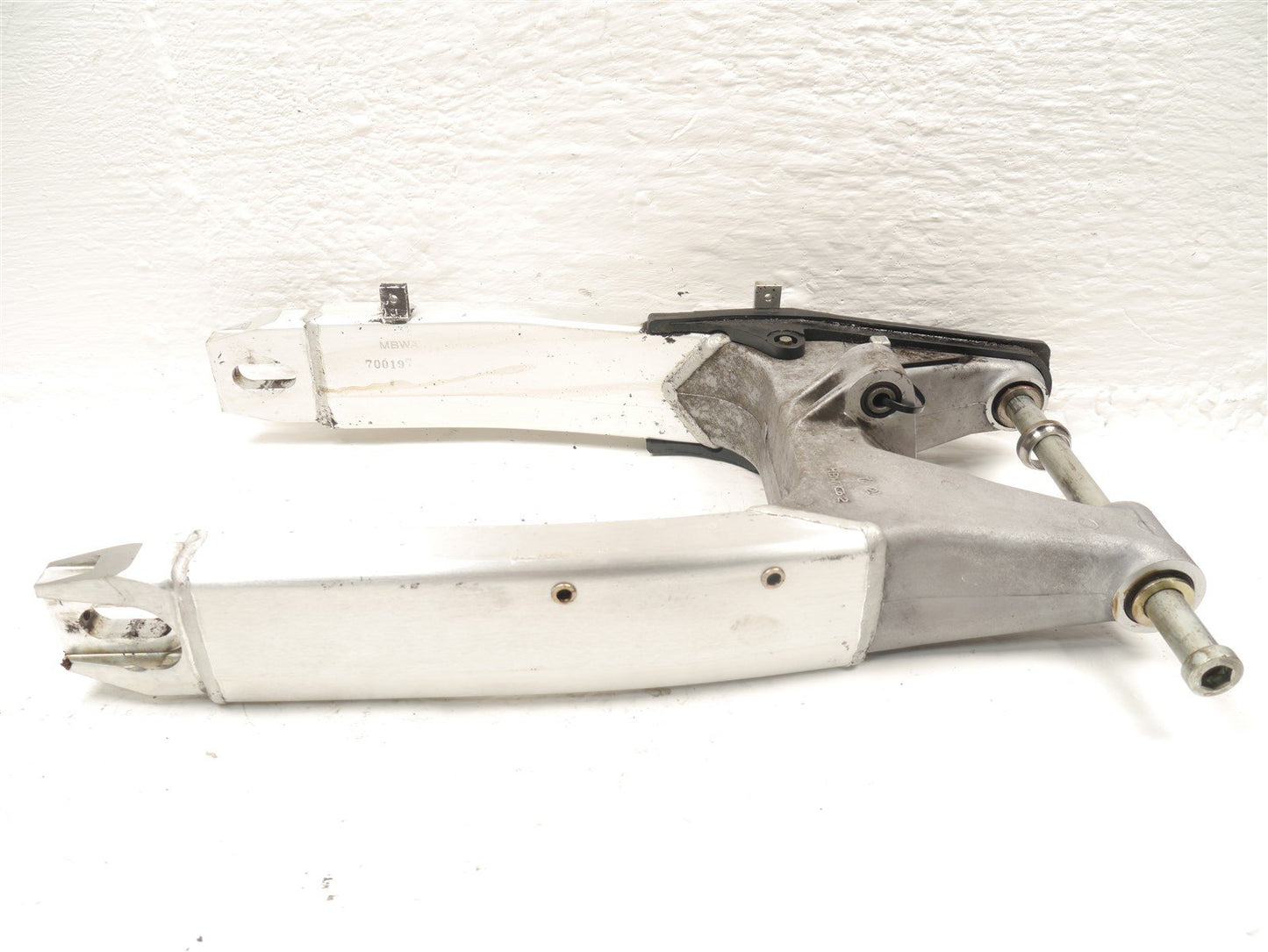 HONDA CBR600 F4 1999-2000 SWINGARM 9K