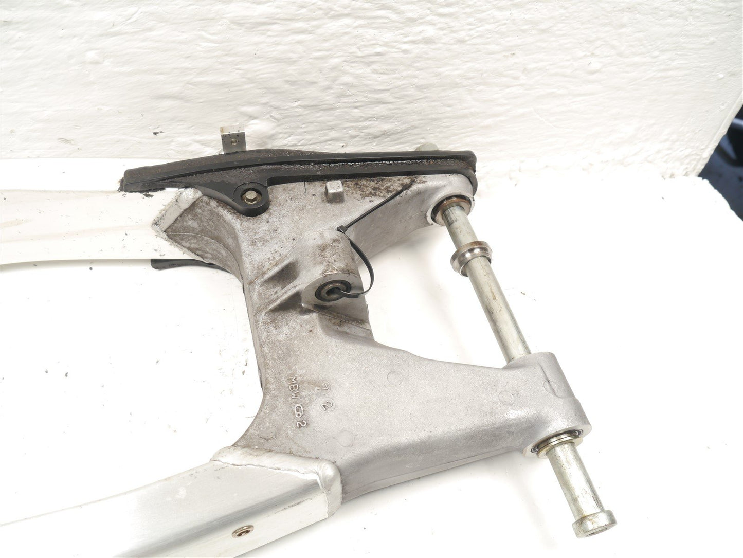 HONDA CBR600 F4 1999-2000 SWINGARM 9K