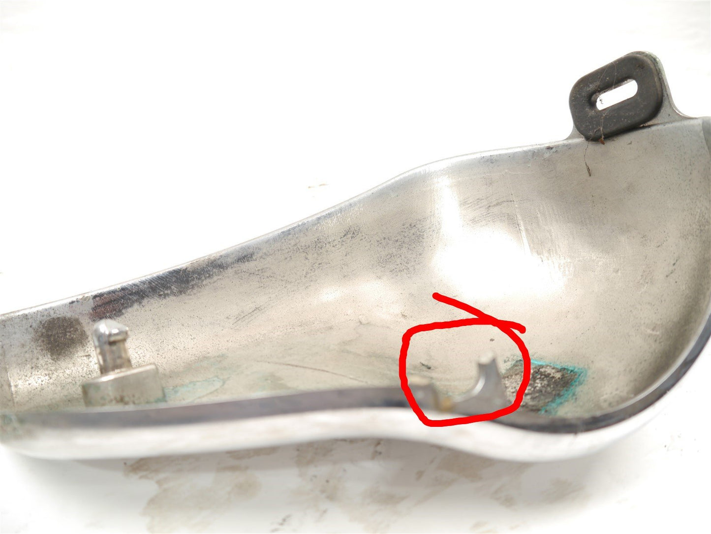 SUZUKI GSX750 W INAZUMA 1997-2002 AIRBOX END CAPS X 2 (DAMAGED)