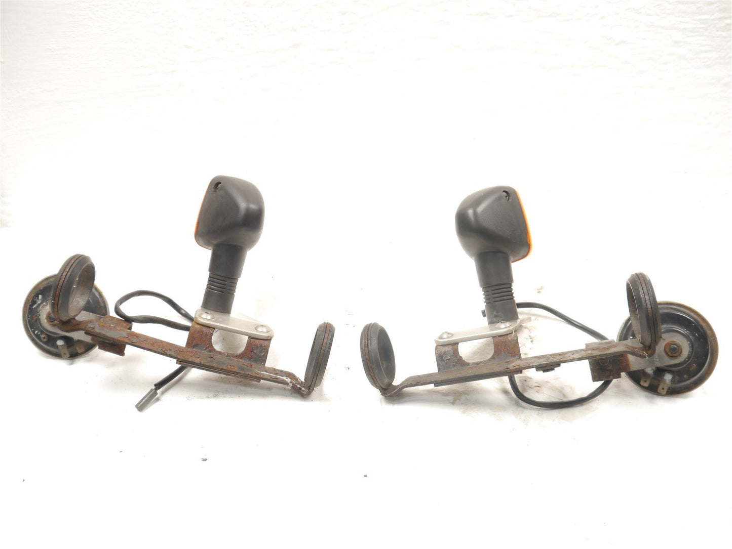 SUZUKI GSX750 W INAZUMA 1997-2002 HEADLIGHT MOUNTS & INDICATORS & HORNS