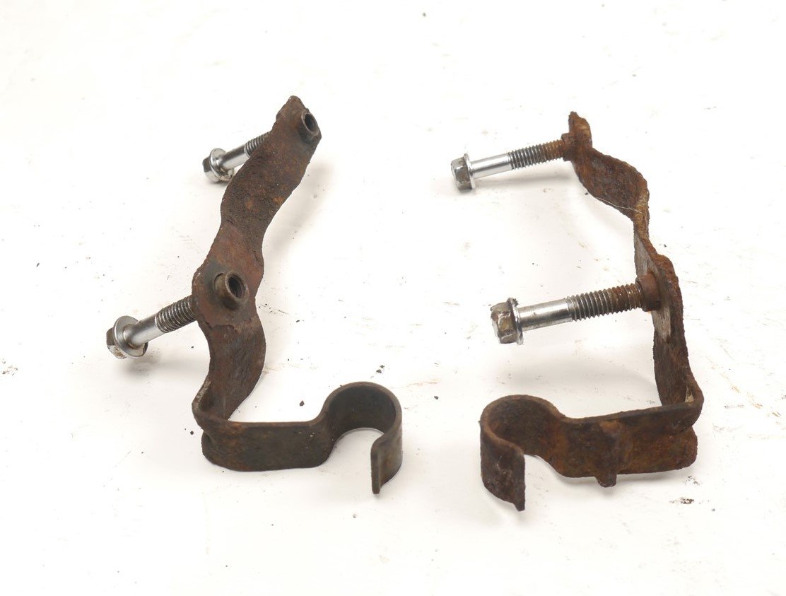 SUZUKI GSX750 W INAZUMA 1997-2002 FRONT MUDGUARD BRACKETS