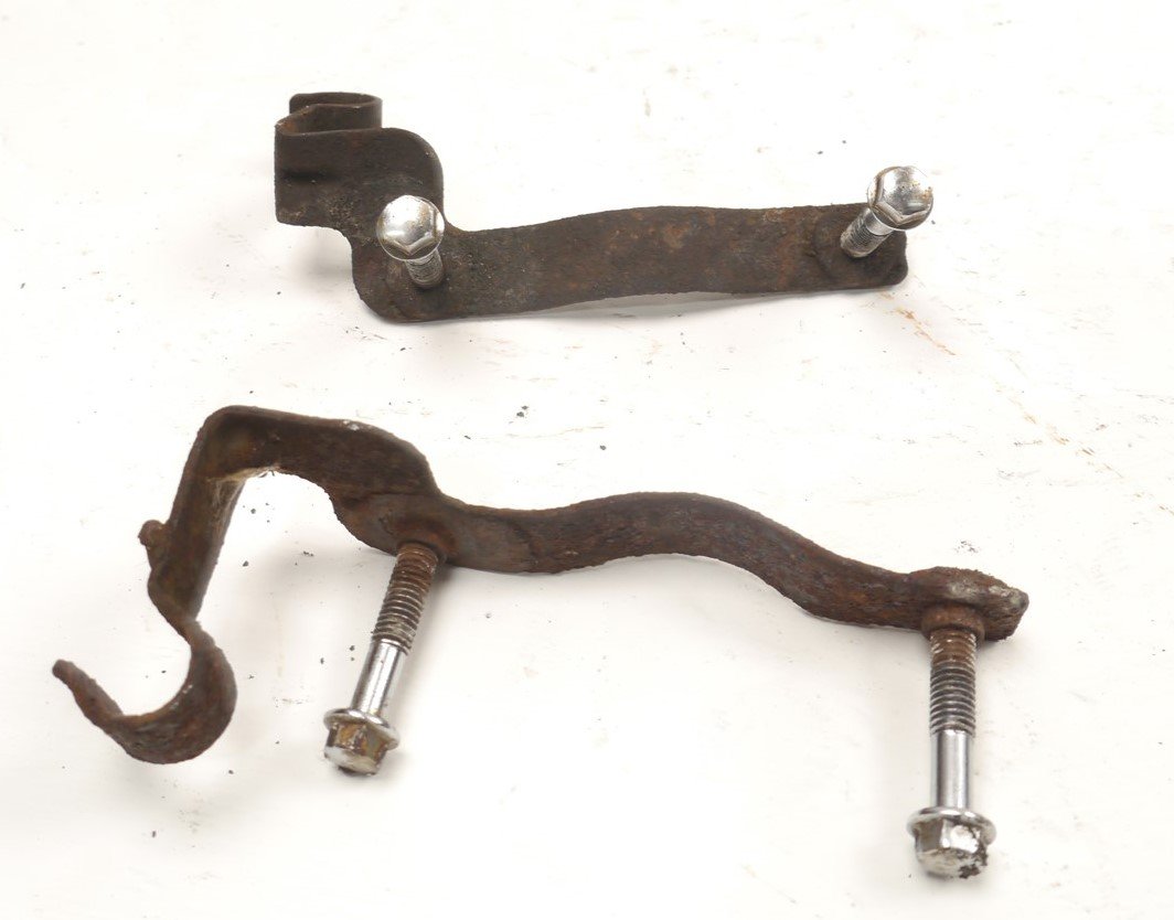 SUZUKI GSX750 W INAZUMA 1997-2002 FRONT MUDGUARD BRACKETS