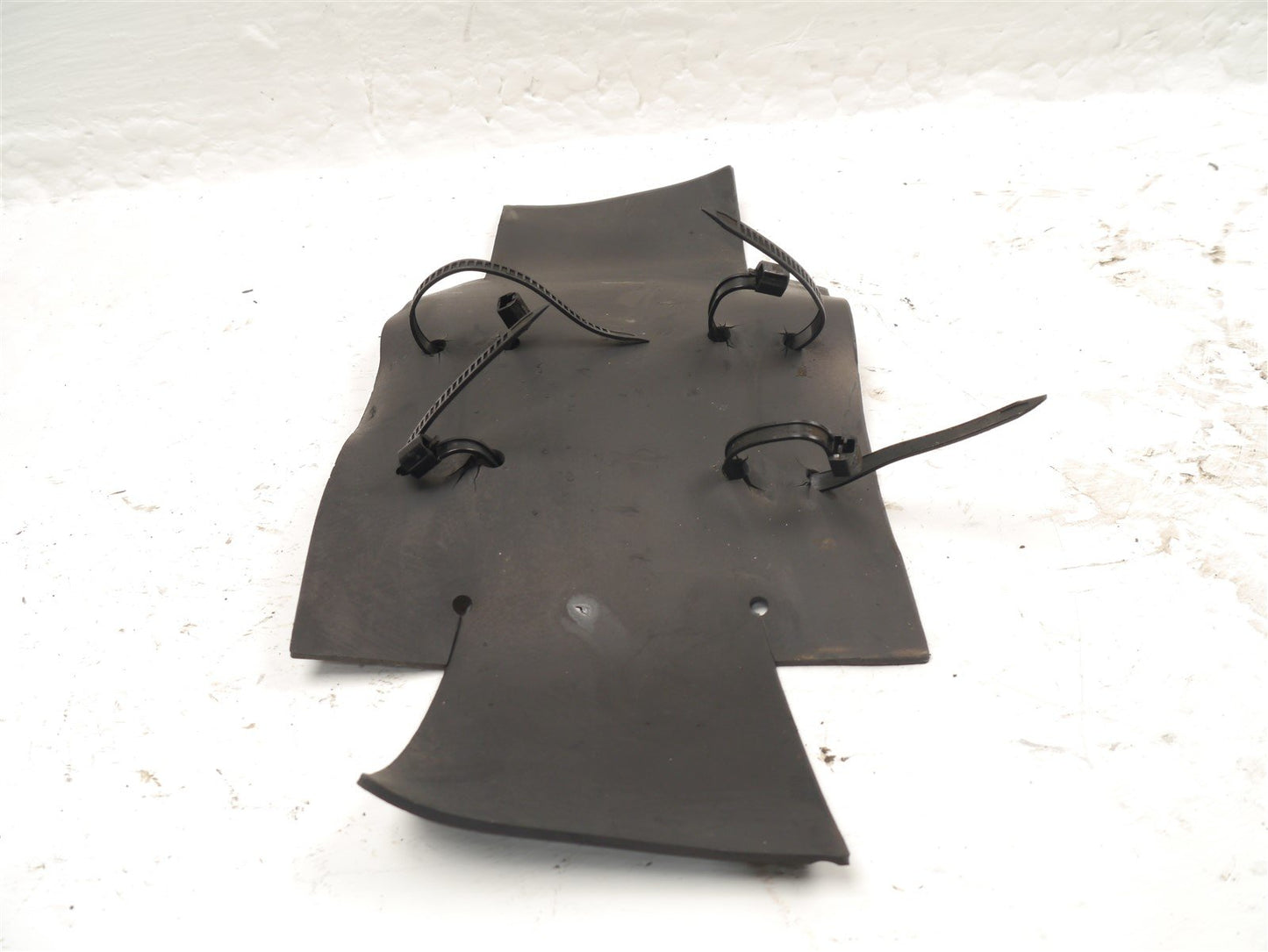 SUZUKI GSX750 W INAZUMA 1997-2002 ENGINE HEAT SHIELD