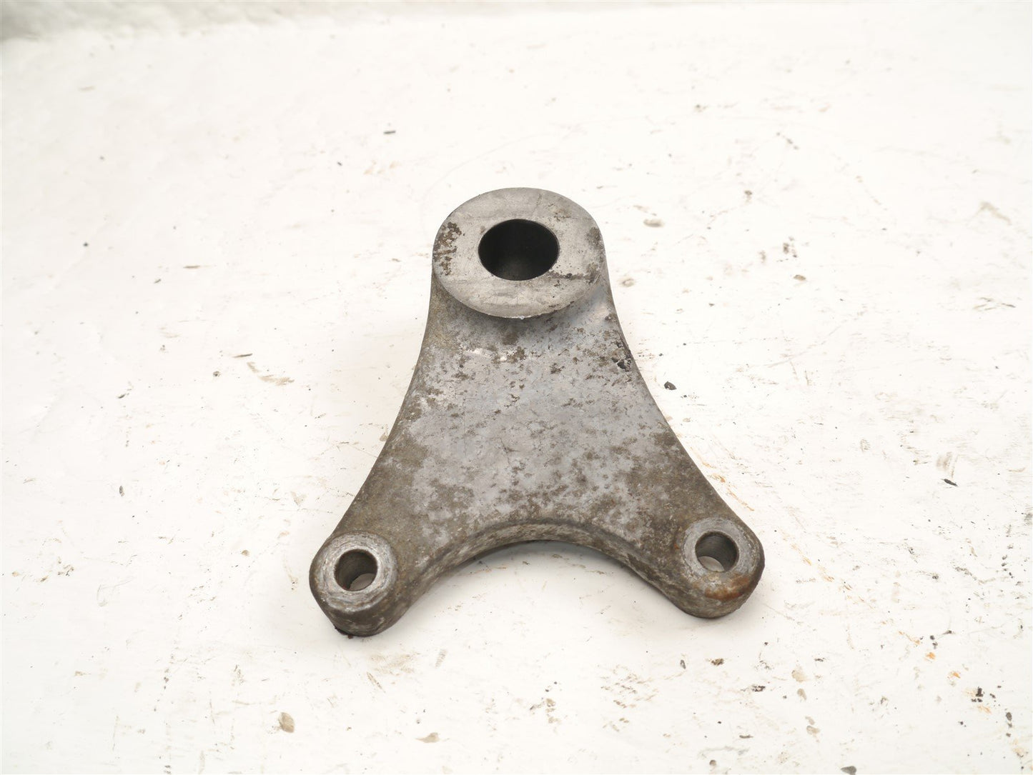 SUZUKI GSX750 W INAZUMA 1997-2002 REAR BRAKE CALIPER BRACKET