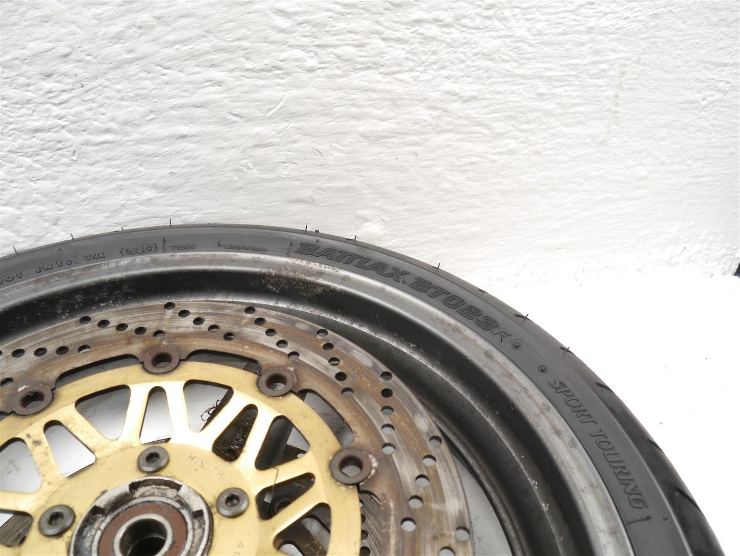 SUZUKI GSX750 W INAZUMA 1997-2002 FRONT WHEEL & TIRE