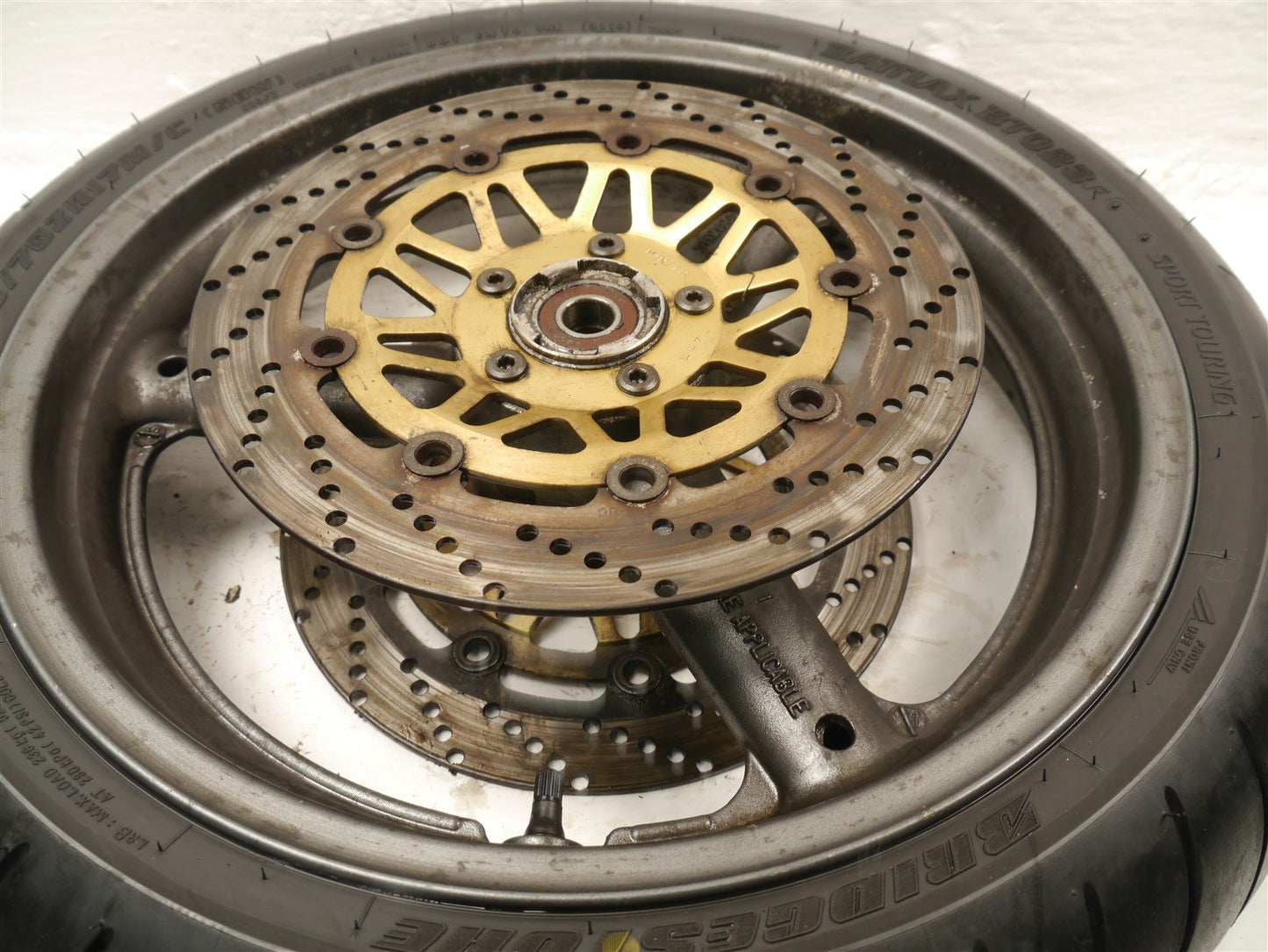 SUZUKI GSX750 W INAZUMA 1997-2002 FRONT WHEEL & TIRE