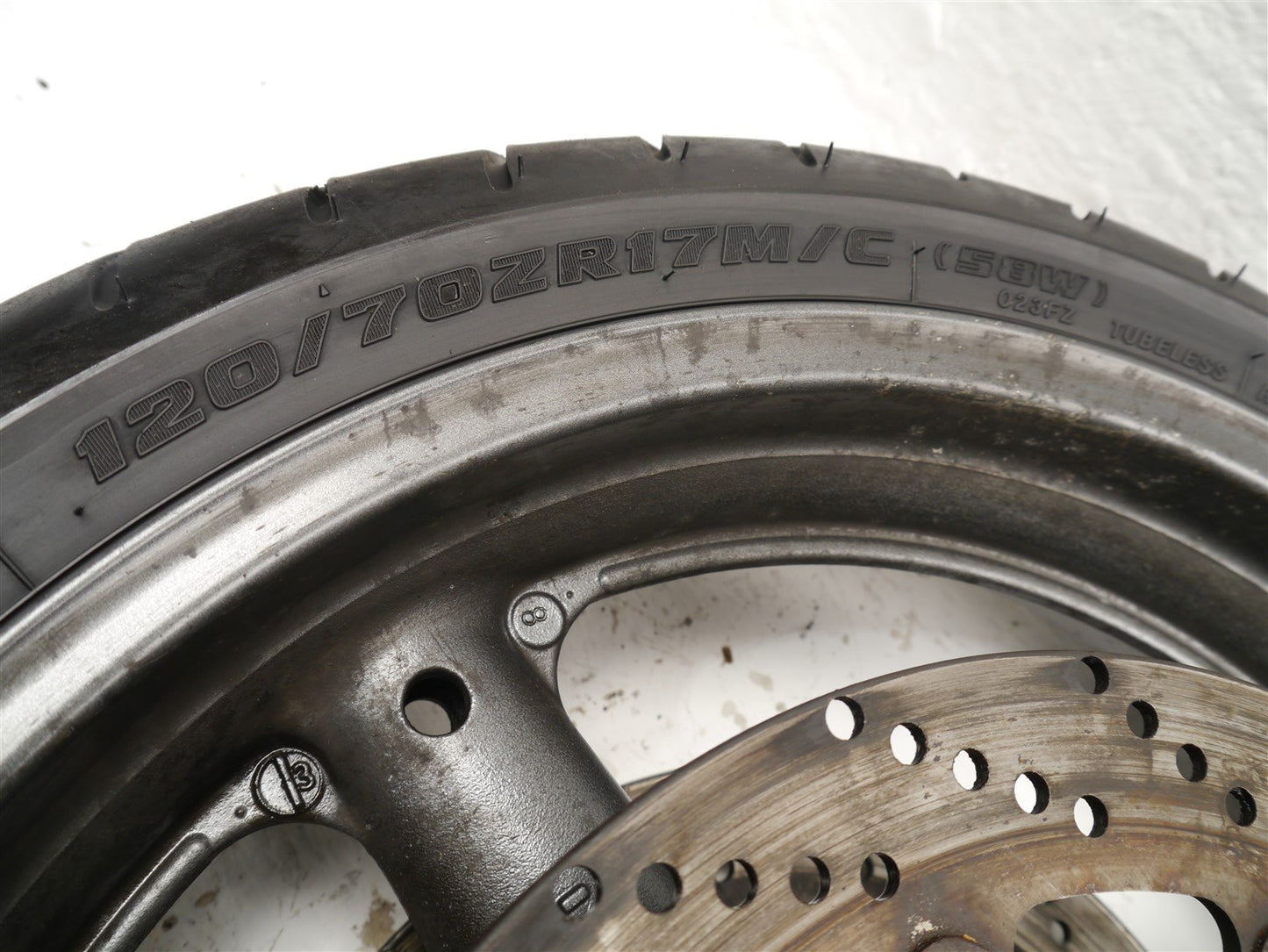 SUZUKI GSX750 W INAZUMA 1997-2002 FRONT WHEEL & TIRE