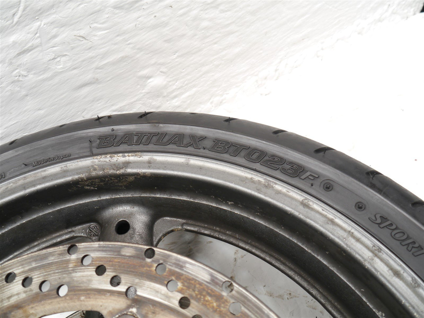 SUZUKI GSX750 W INAZUMA 1997-2002 FRONT WHEEL & TIRE