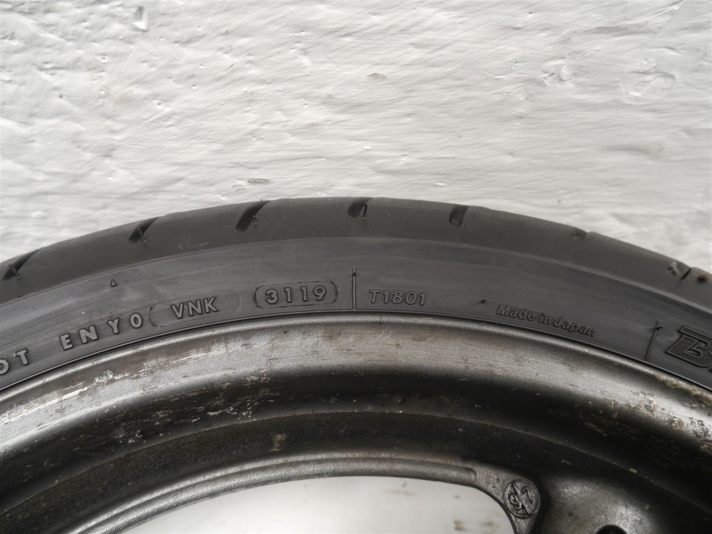 SUZUKI GSX750 W INAZUMA 1997-2002 FRONT WHEEL & TIRE