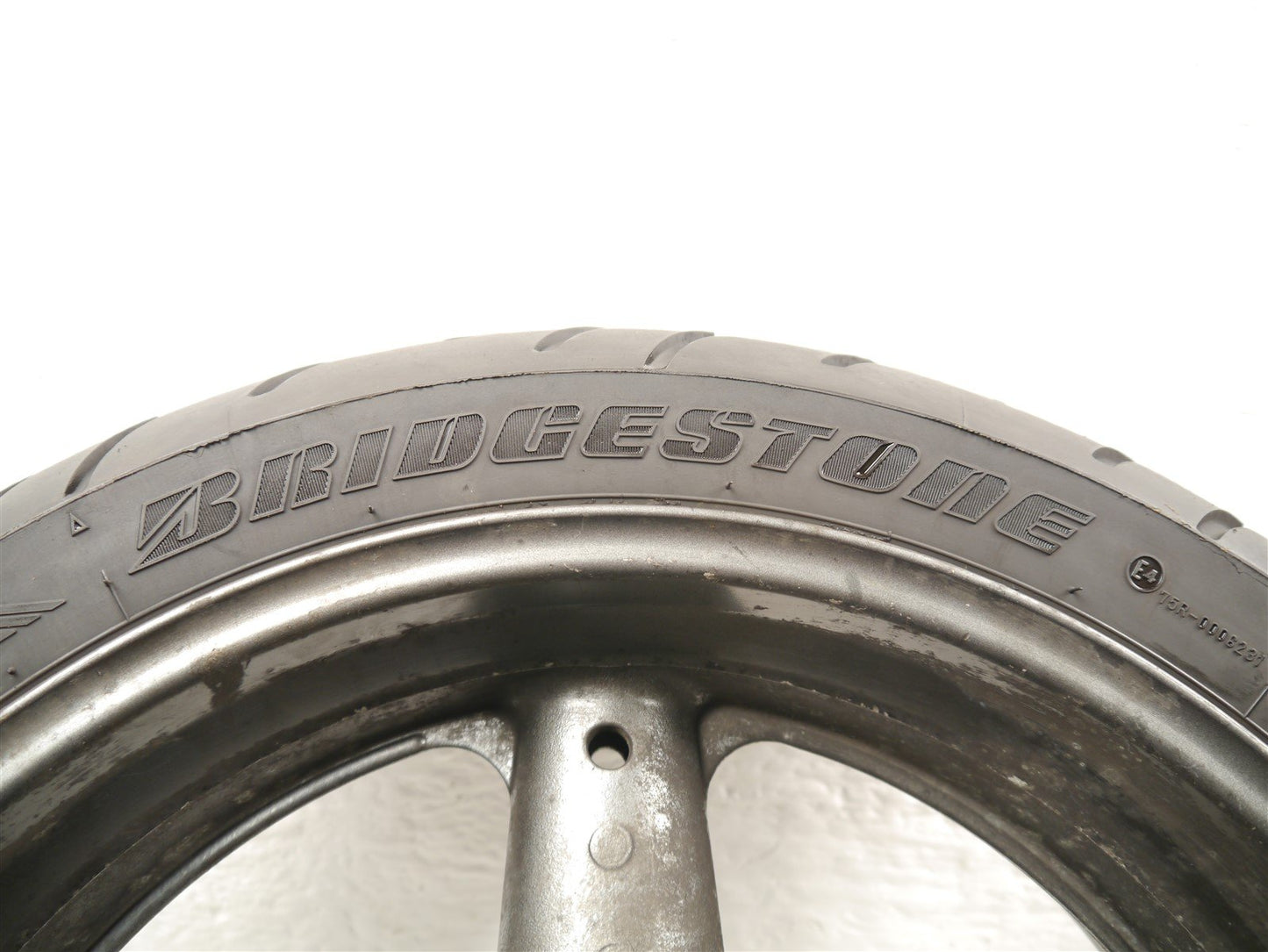 SUZUKI GSX750 W INAZUMA 1997-2002 REAR WHEEL & TIRE