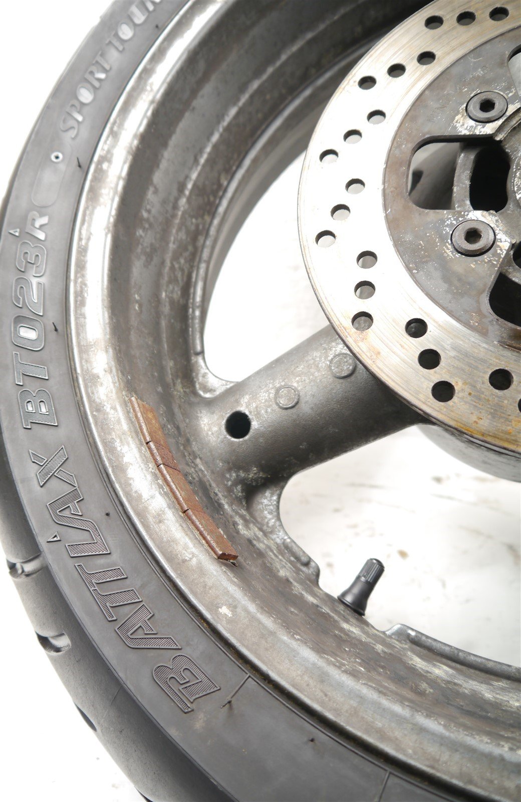 SUZUKI GSX750 W INAZUMA 1997-2002 REAR WHEEL & TIRE