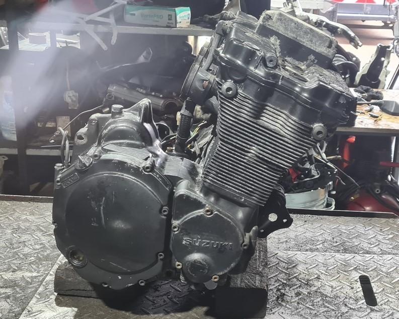 SUZUKI GSX750 W INAZUMA 1997-2002 R730 ENGINE