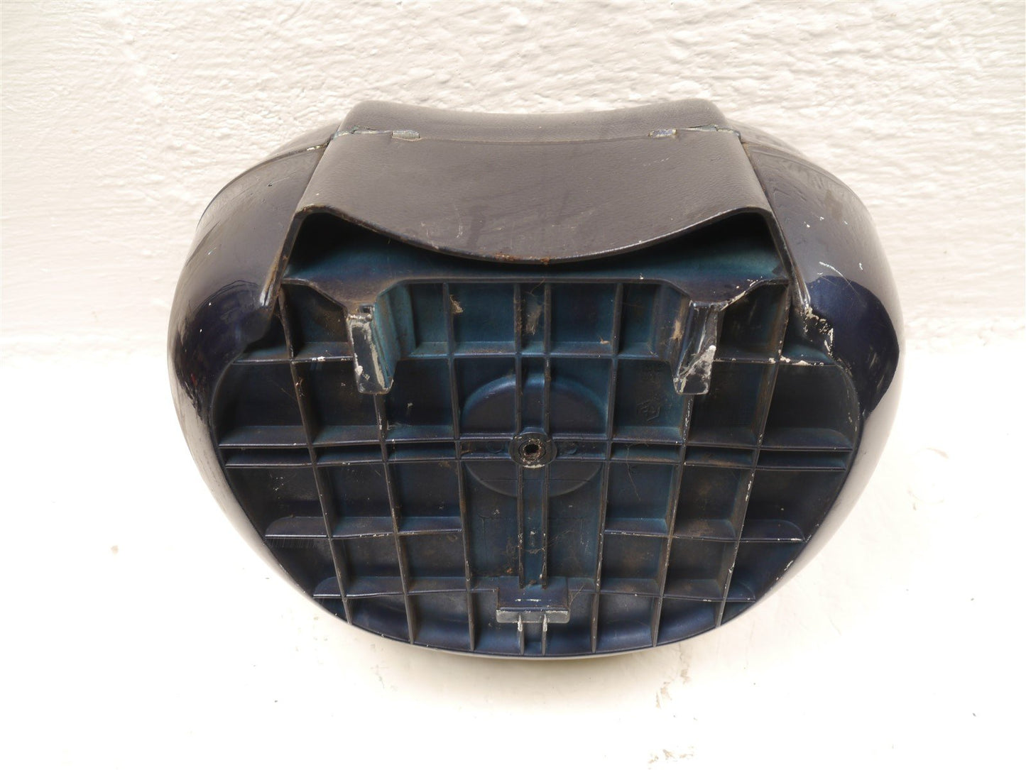 VESPA PIAGGIO ET4 125 2001-2005 TOP BOX (NEEDS REPAIR)
