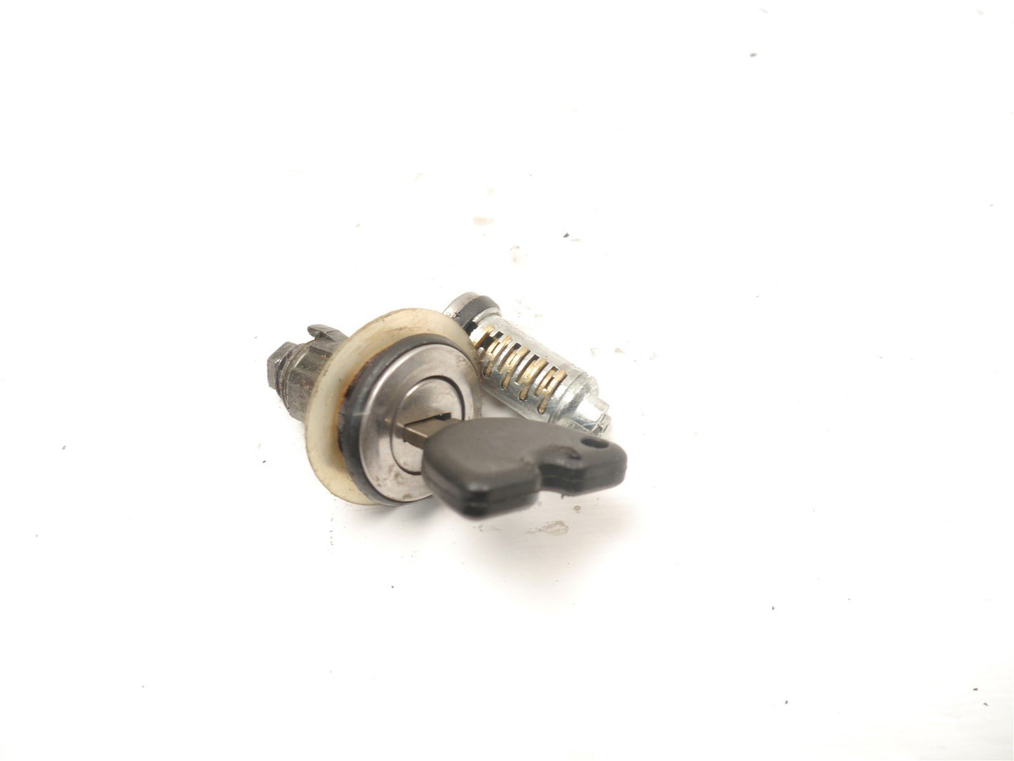VESPA PIAGGIO ET4 125 2001-2005 TWO KEY BARRELS & KEY