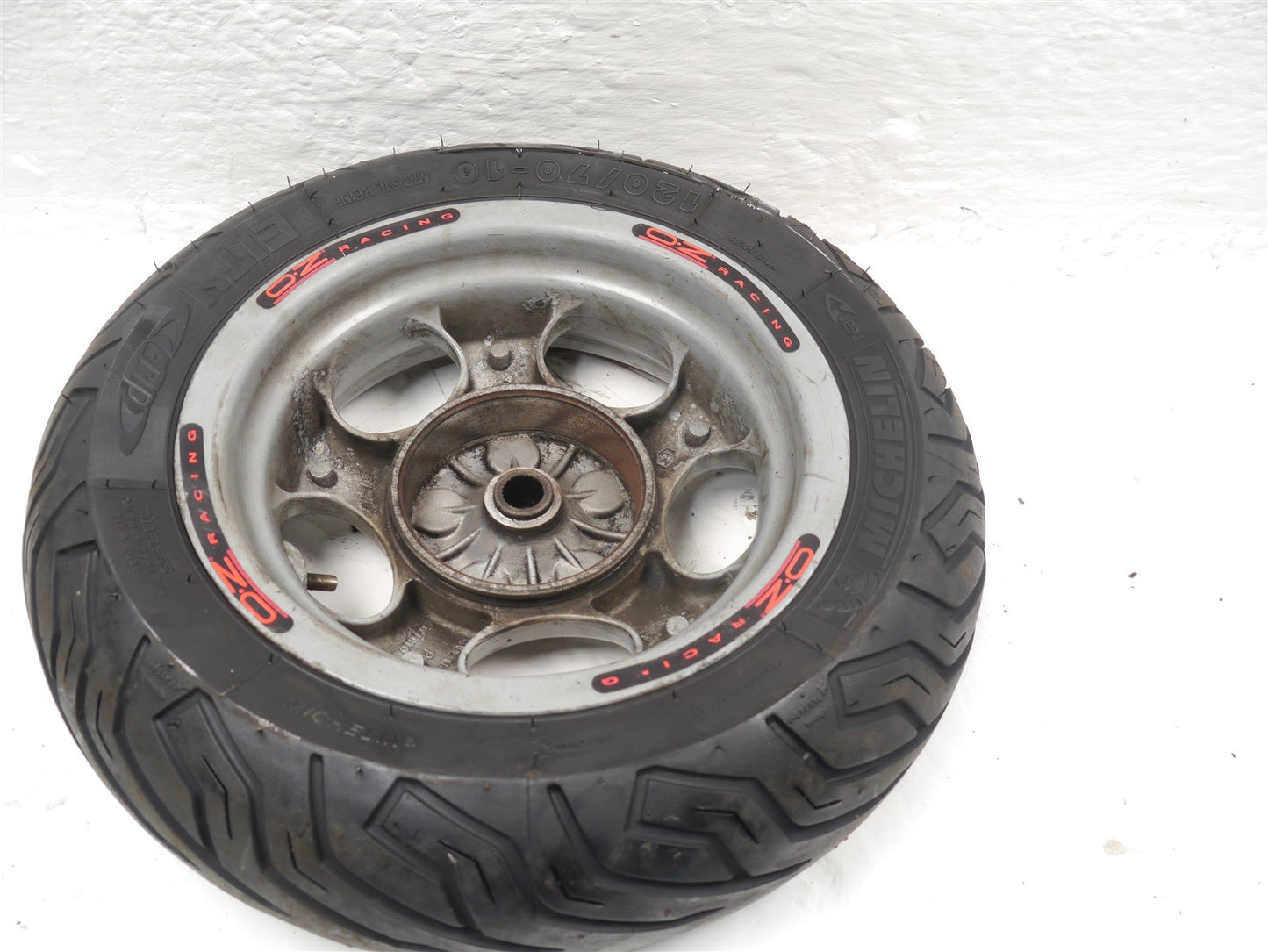VESPA PIAGGIO ET4 125 2001-2005 REAR WHEEL & TIRE