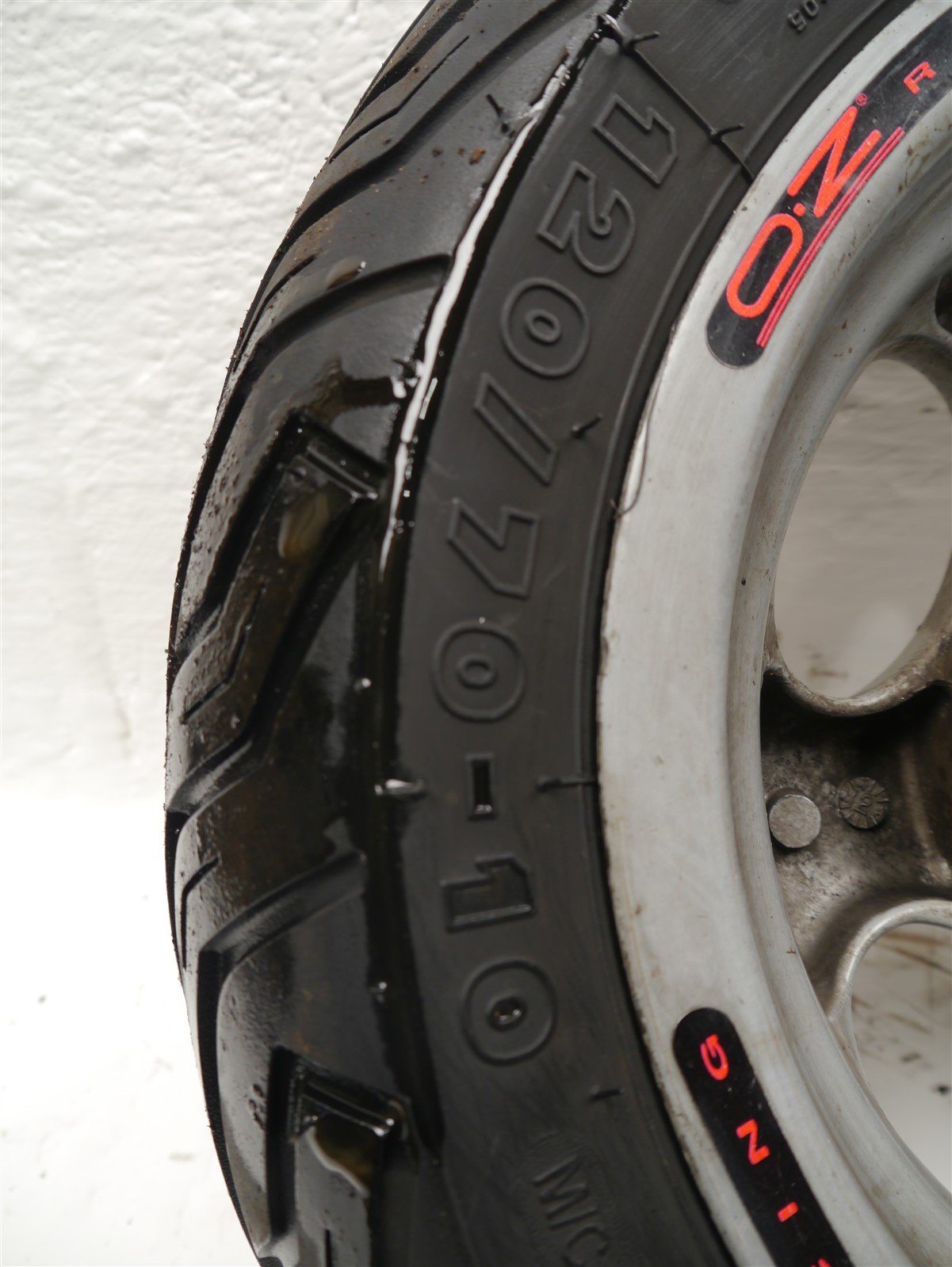 VESPA PIAGGIO ET4 125 2001-2005 REAR WHEEL & TIRE