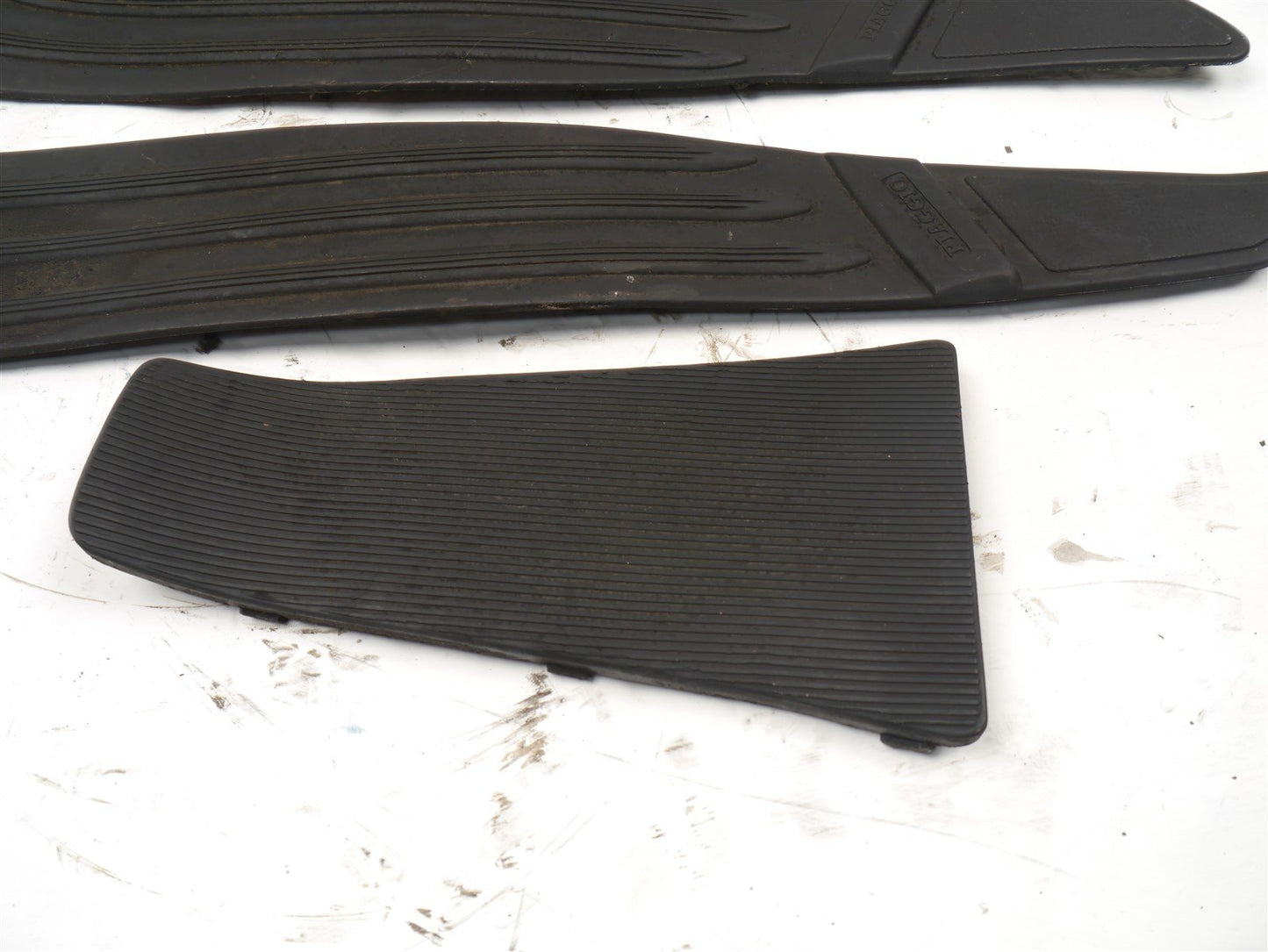 VESPA PIAGGIO ET4 125 2001-2005 RUBBER FOOT MATS