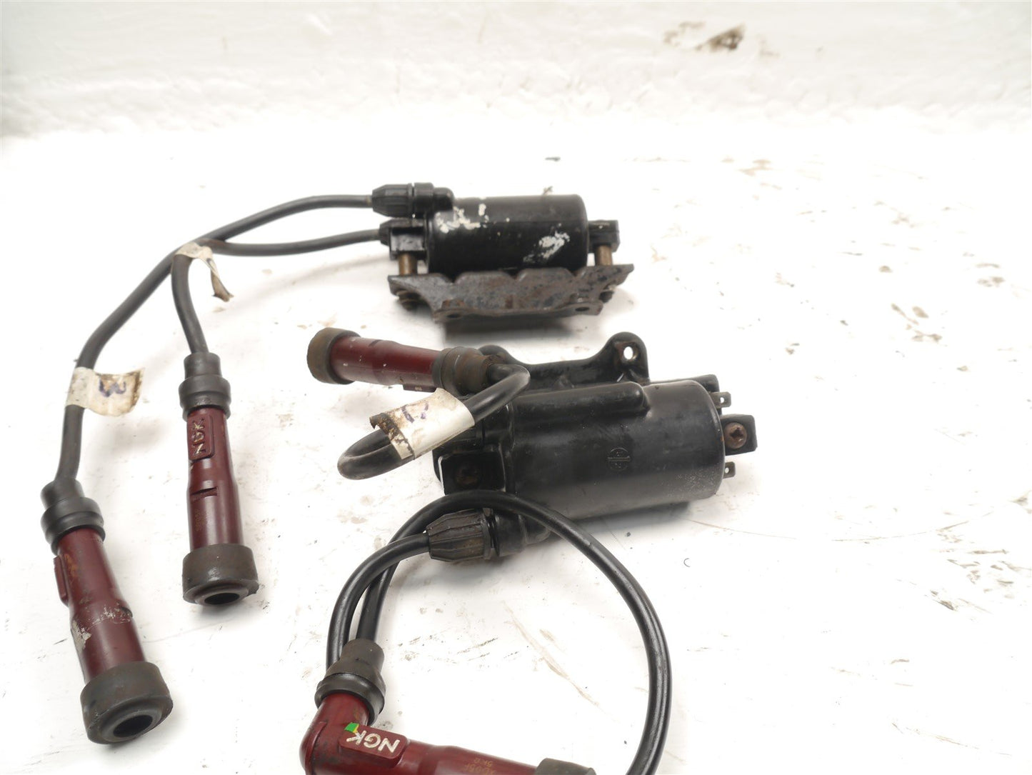 KAWASAKI GPZ600R IGNITION COIOLS & MOUNTS X 2