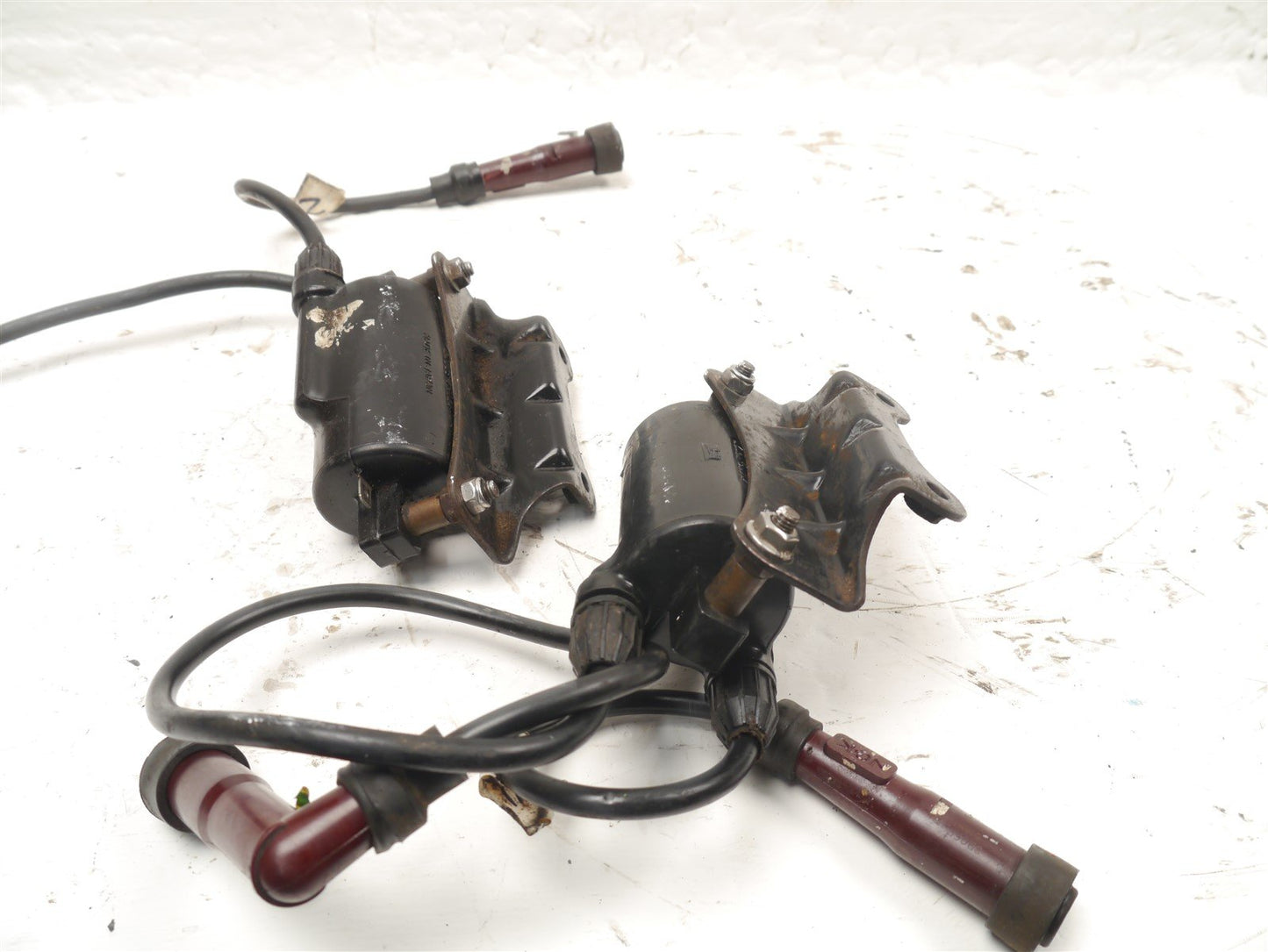 KAWASAKI GPZ600R IGNITION COIOLS & MOUNTS X 2