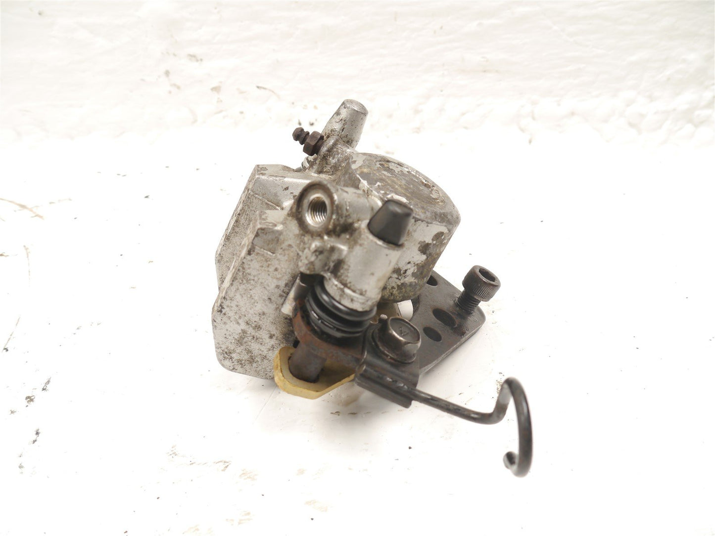 KAWASAKI GPZ600R REAR BRAKE CALIPER
