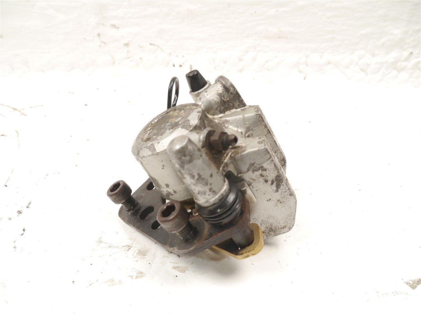 KAWASAKI GPZ600R REAR BRAKE CALIPER