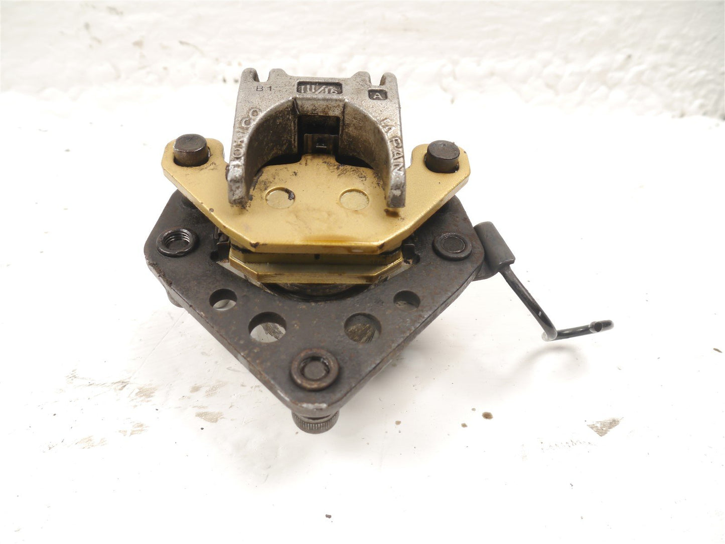 KAWASAKI GPZ600R REAR BRAKE CALIPER