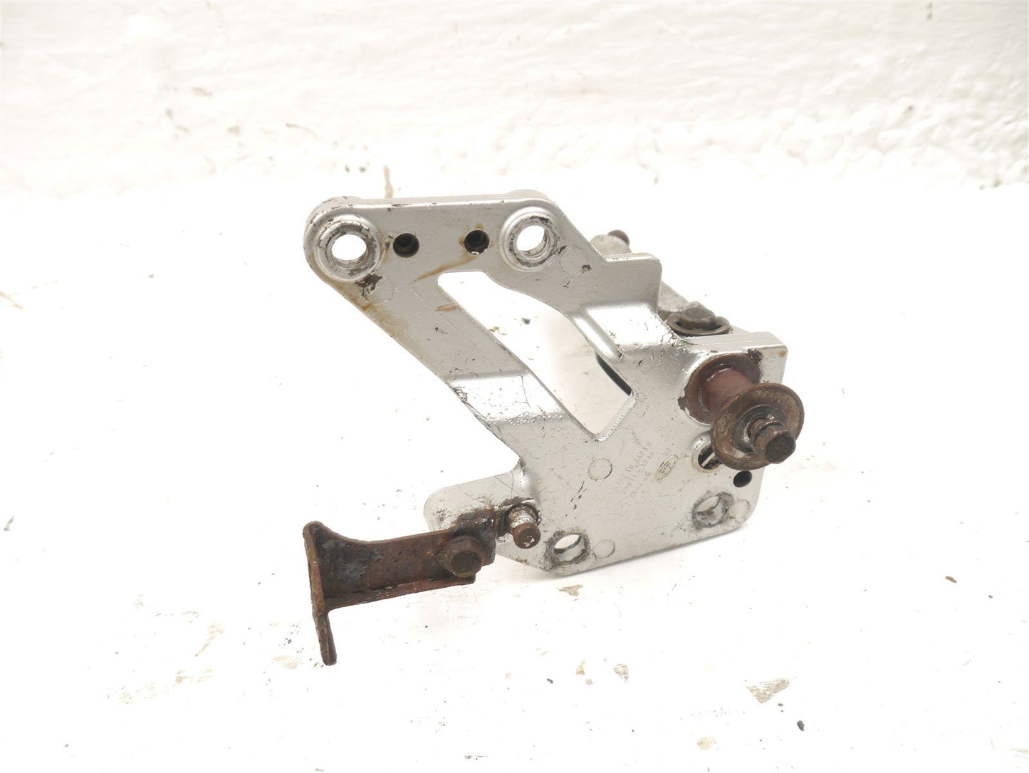 KAWASAKI GPZ600R FRONT RIGHT FOOTREST HANGER & PEG