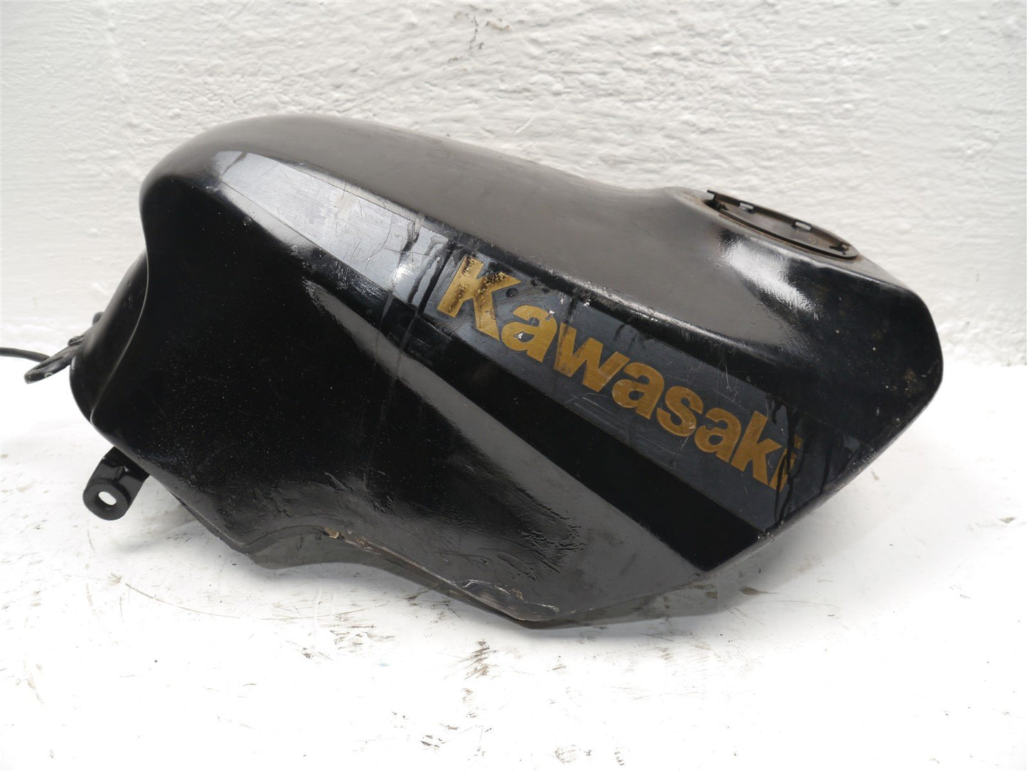 KAWASAKI GPZ600R FUEL PETROL TANK